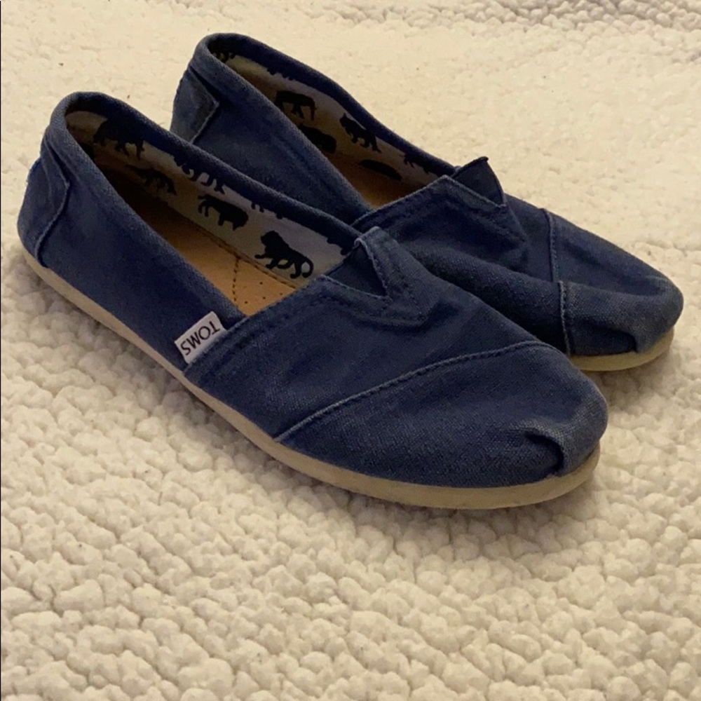 Navy wash Toms